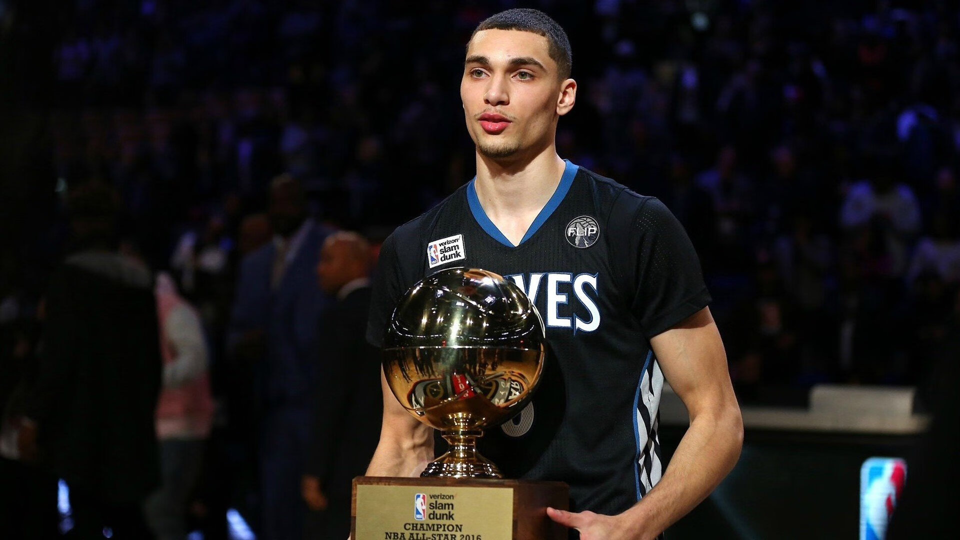 库里火力全开助勇士止颓，库里尽力了