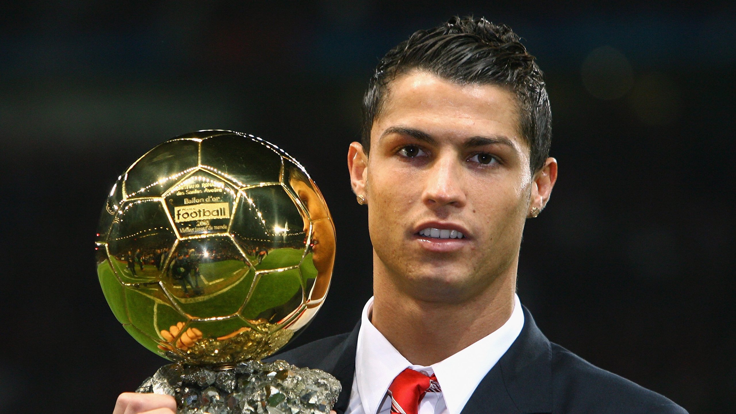 方硕：目前体能储备还不错，大家竞技和身体状态都还可以，方硕违体